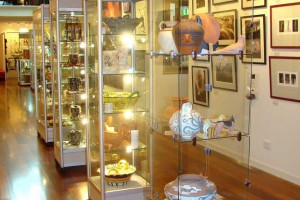 Museum Art Gallery Glass Display Cabinet Showcases03