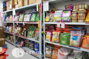 Indian Grocery Supermarket Shopfitting Shelving 13
